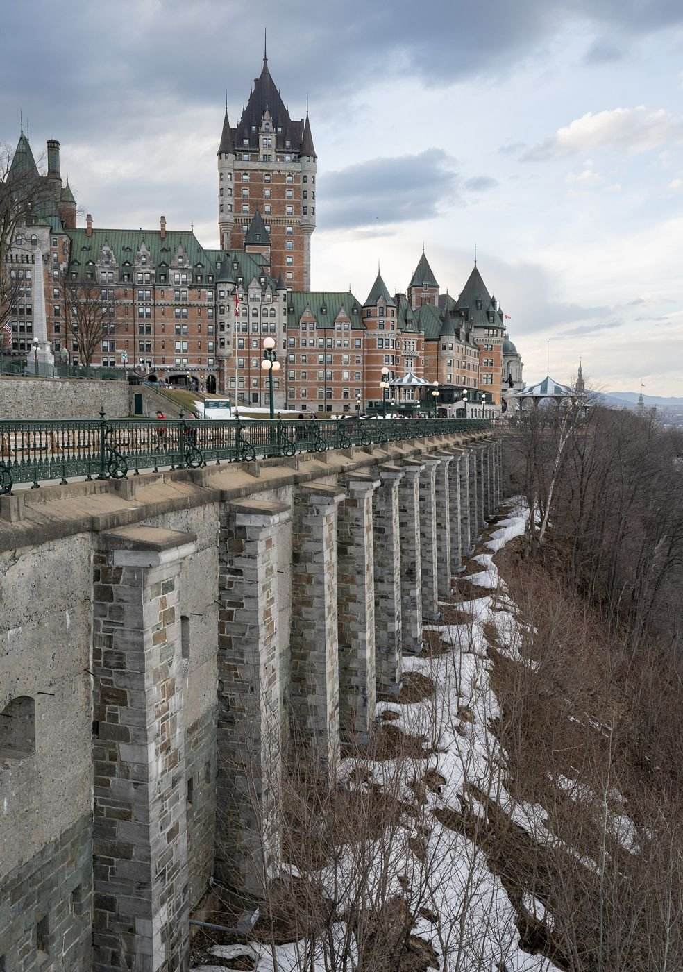 Le Château Frontenac et la terrasse Dufferin, à Québec